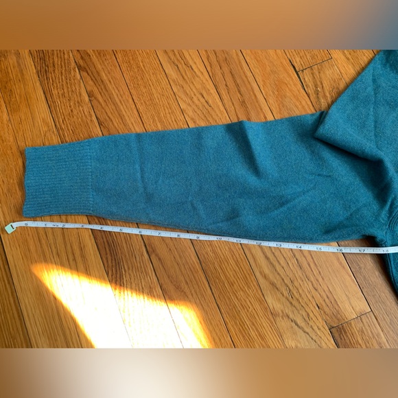 L.L. Bean women’s classic cashmere sweater relaxed mock neck size L - Picture 6 of 11